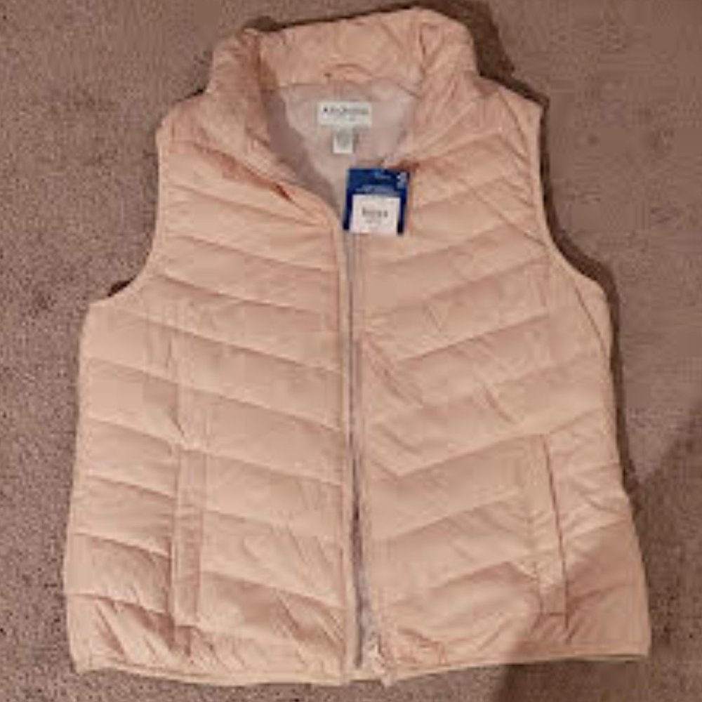 NWT Arizona Jean Company Rose Quartz women's  medium lightweight puffer vest